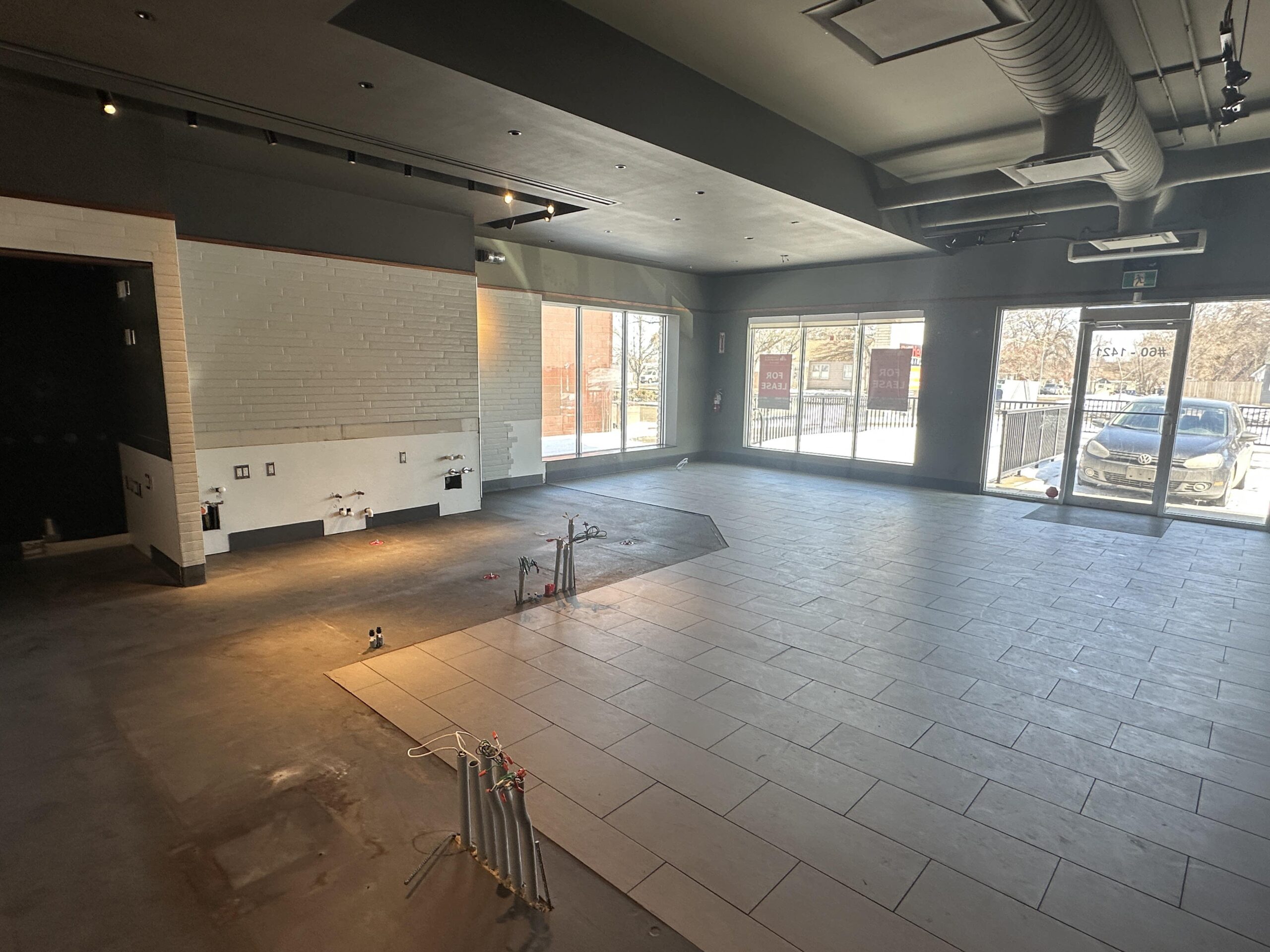 Cushman and Wakefield Saskatoon Commercial Real Estate Retail For Lease 10-1421 Idylwyld Dr N End-Cap with Drive-Thru, Restaurant For Lease