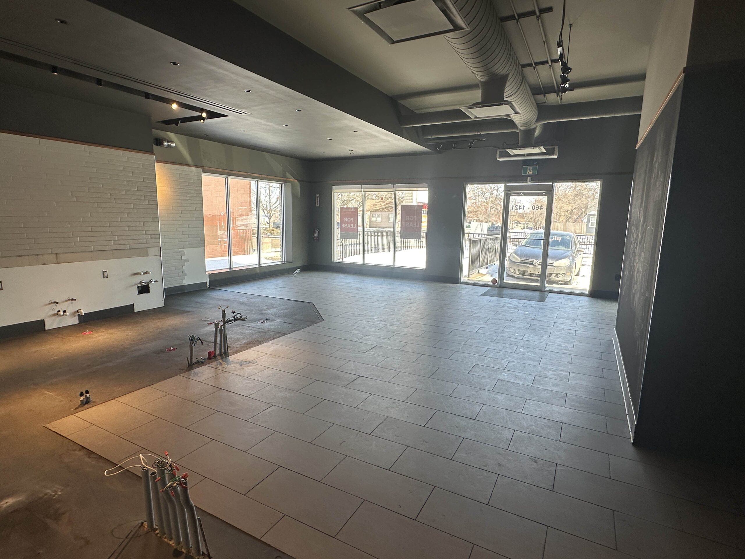 Cushman and Wakefield Saskatoon Commercial Real Estate Retail For Lease 10-1421 Idylwyld Dr N End-Cap with Drive-Thru, Restaurant For Lease