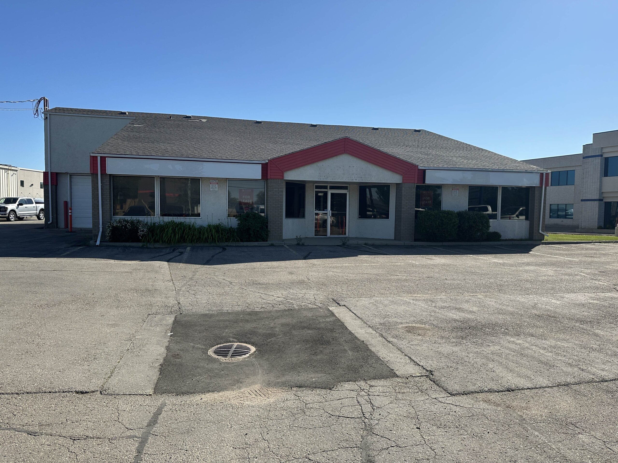 Cushman and Wakefield Saskatoon Commercial Real Estate Industrial Office for lease 2120 Airport Drive, Airport Industrial Office
