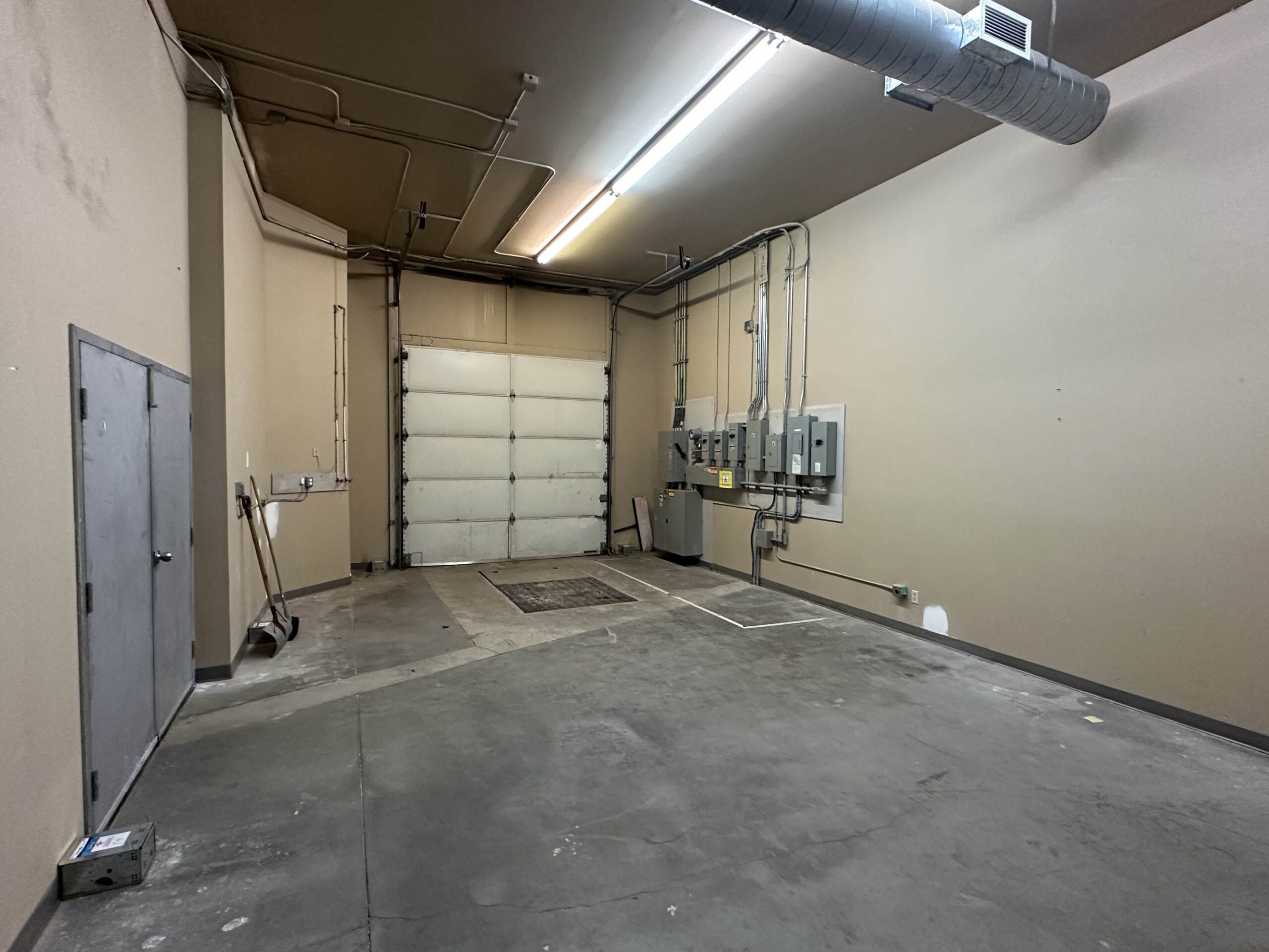 Cushman and Wakefield Saskatoon Commercial Real Estate Industrial Office for lease 2120 Airport Drive, Airport Industrial Office